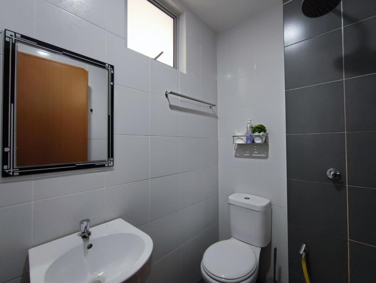 Homestay Semenyih 3 Bedroom Apartment By Kasyaf Exterior photo
