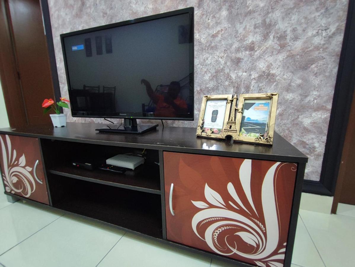 Homestay Semenyih 3 Bedroom Apartment By Kasyaf Exterior photo