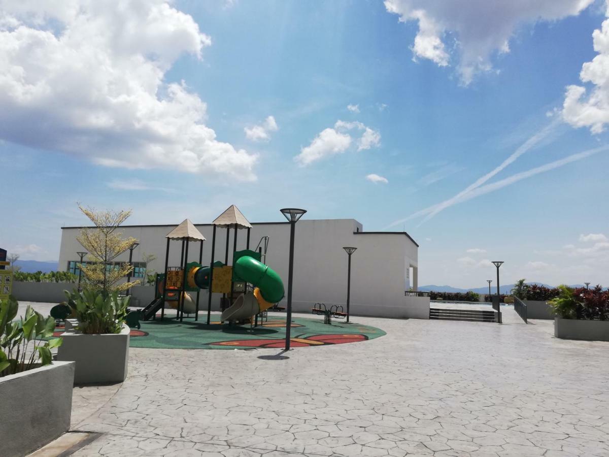 Homestay Semenyih 3 Bedroom Apartment By Kasyaf Exterior photo