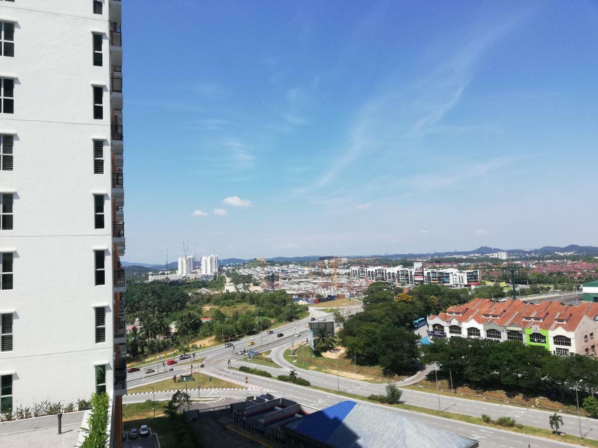 Homestay Semenyih 3 Bedroom Apartment By Kasyaf Exterior photo